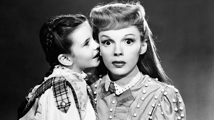 The Christmas Movie Scenes That Actually Matter: Finding Your Emotional Wavelength